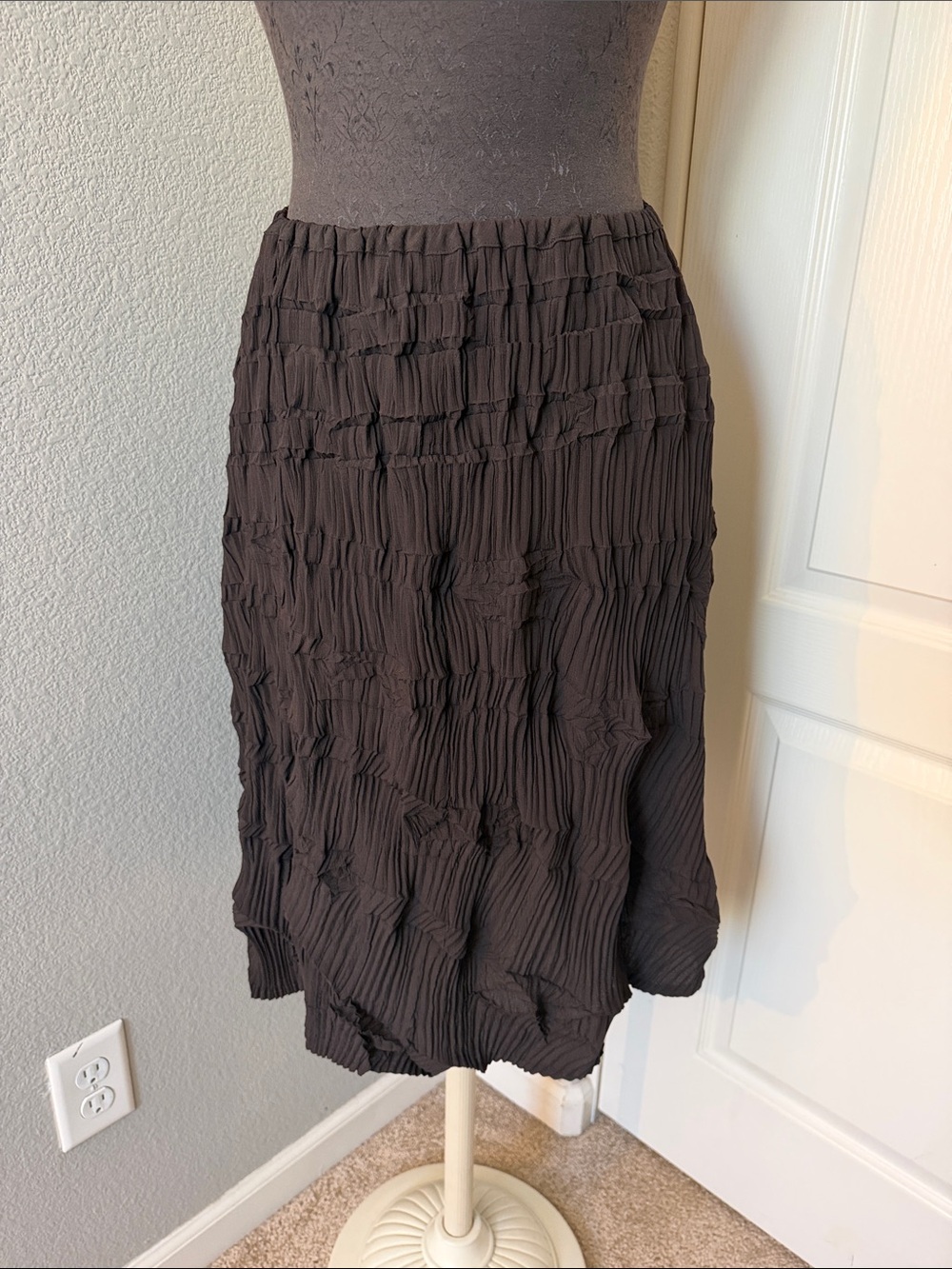Babette Crinkle Skirt Crinkled Midi Skirt in Black Size Small